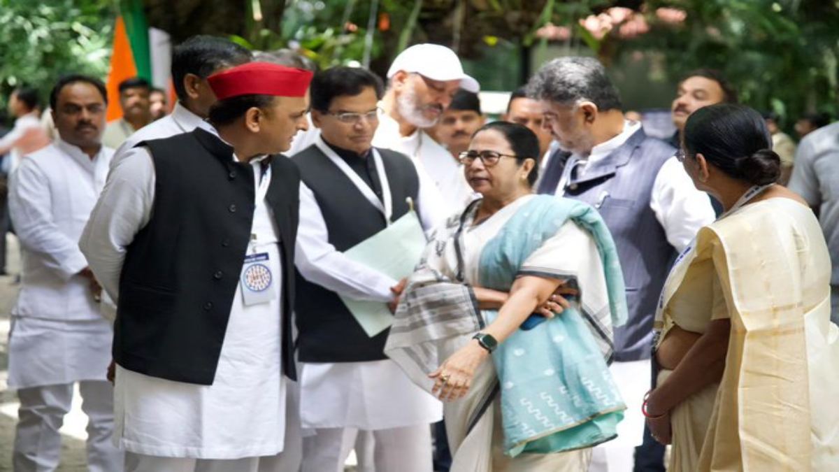 विपक्षी दलों की बैठक में शामिल होने के बाद अखिलेश यादव बोले- देश की दो तिहाई आबादी BJP के खिलाफ