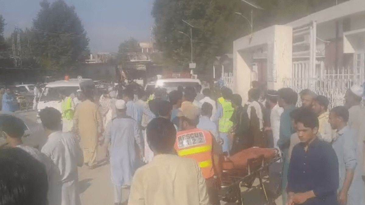 BLAST BREAKING: कार्यकर्ता सम्मेलन में बड़ा धमाका, 35 लोगों की मौत, 150 से ज्यादा लोगों की हालत नाजुक