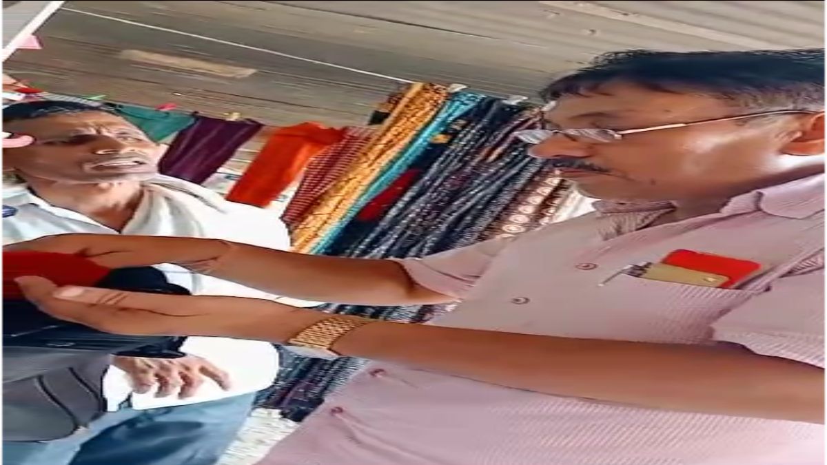 MP Breaking: पशु चिकित्सा अधिकारी दो हजार रुपए लेते कैमरे में कैद, मरी भैंस का पीएम रिपोर्ट बनाने ली घूस