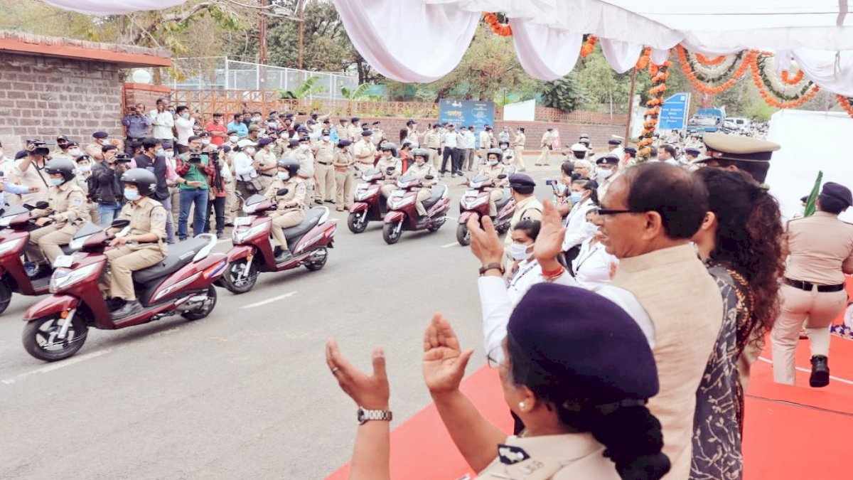 सरकार का महिला पुलिसकर्मियों को बड़ी सौगात: सीएम शिवराज कल 250 दोपहिया वाहन को दिखाएंगे हरी झंडी