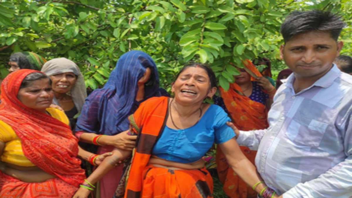 बाग में दवा छिड़क रहे मजदूर दंपति को लगा करंट, पति-पत्नी की मौत