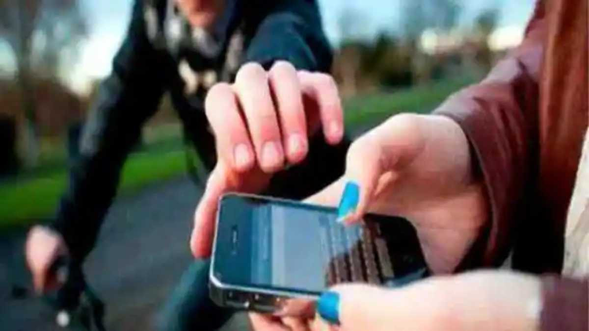 इंदौर में कमिश्नर सिस्टम को चुनौती: लगातार बढ़ रही मोबाइल छीनने की वारदात, जेल से छूटने के बाद अपराधी फिर कर रहे चोरी