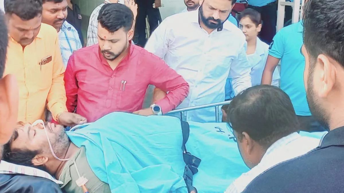 सांसद प्रवीण निषाद की बिगड़ी तबियत, एयर एंबुलेंस से दिल्ली के लिए रवाना