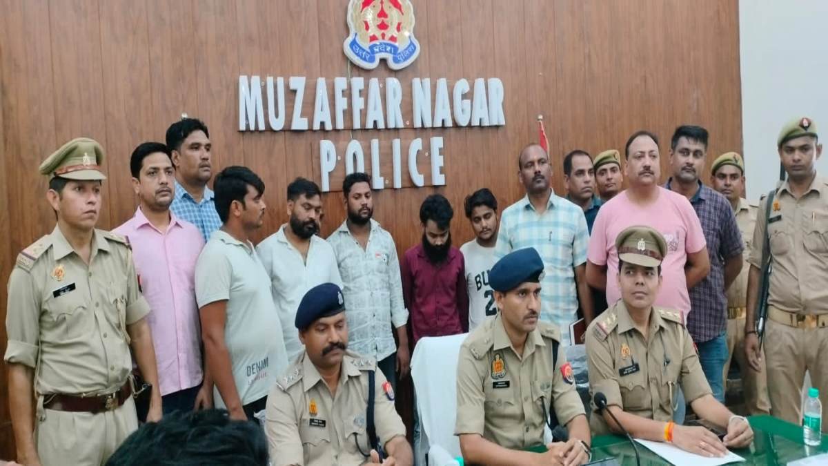 नकली नोट छापने वाला गैंग पकड़ाया, 8 लाख से ज्यादा की फेक करेंसी बरामद, 6 गिरफ्तार