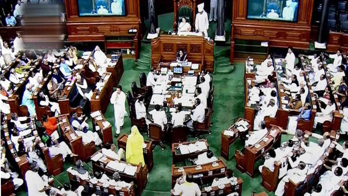 सरकार के खिलाफ लोकसभा में आज विपक्ष लाएगा अविश्वास प्रस्ताव, जानिए निश्चित हार के बाद भी क्यों उठा रहे जोखिम…