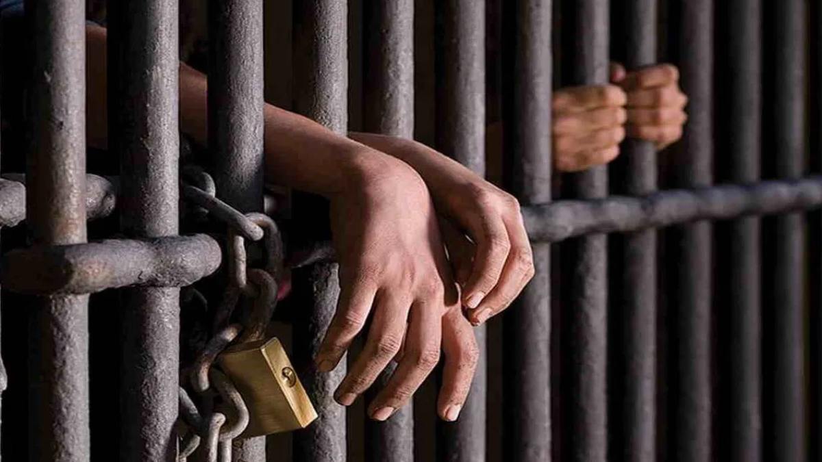 10 साल से जेल में बंद कैदी होंगे रिहा: एमपी हाईकोर्ट ने मांगी लिस्ट, कहा- अपराध अपनी जगह, लेकिन मानवता भी देखना है, ताकि लोग जीवित रह सके