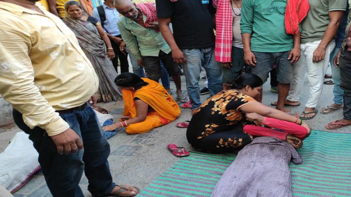 स्ट्रीट लाइट हेरिटेज पोल में उतरा करंट, सगे भाइयों की हुई मौत