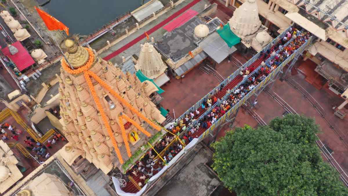 Nag Panchami 2023: श्री नागचंद्रेश्वर मंदिर में लगा भक्तों का तांता, साल में सिर्फ एक दिन खुलता है मंदिर