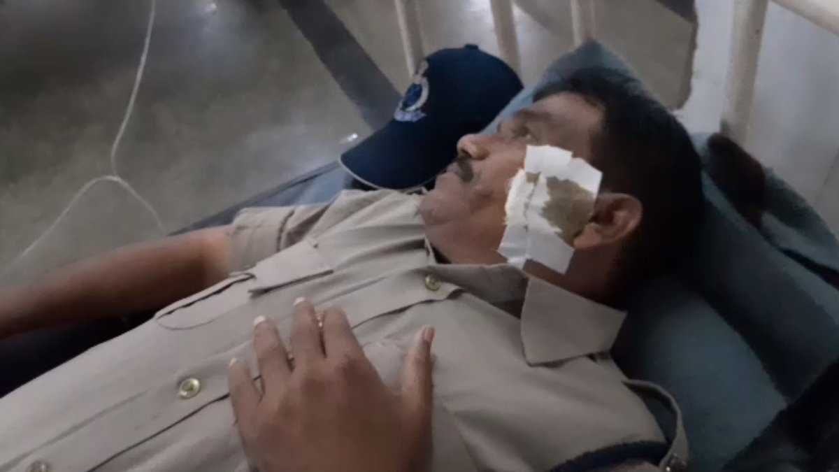 Ujjain News: जेल प्रहरी पर बदमाशों ने किया हमला, चाकू से वार कर किया लहूलुहान, आरोपियों की तलाश में जुटी पुलिस