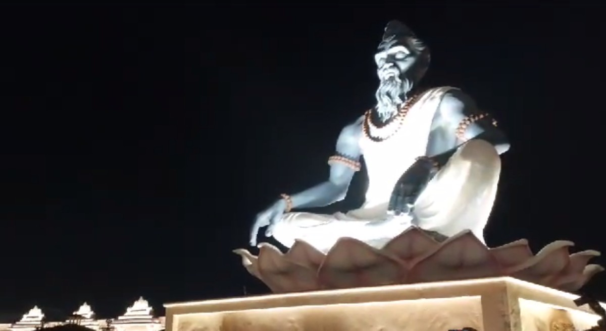 महाकाल लोक: मंत्रोच्चार के साथ सप्तऋषि की नई मूर्तियों का अनावरण, दो हफ्ते कवर करके रखी गई थी