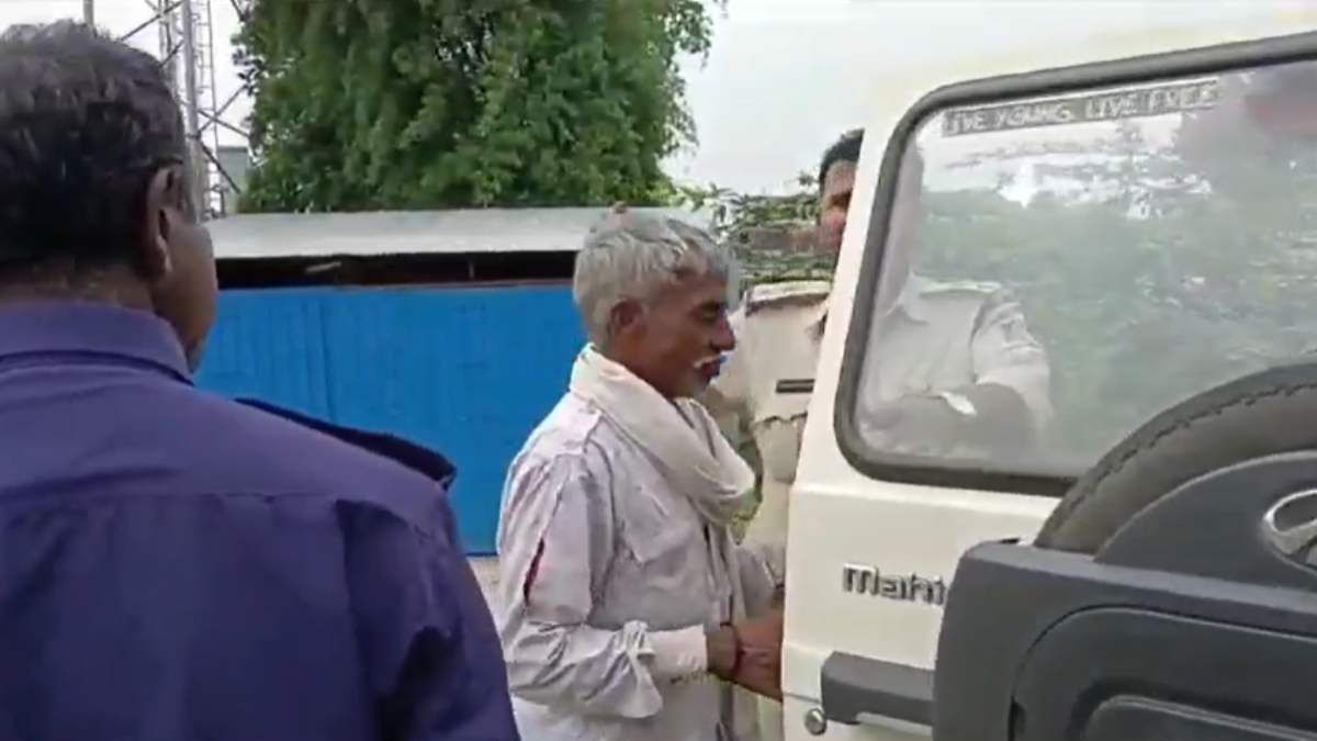 पिता ने की अपने ही बेटे की हत्या: सोते समय कुल्हाड़ी से किए ताबड़तोड़ वार, वजह कर देगी हैरान