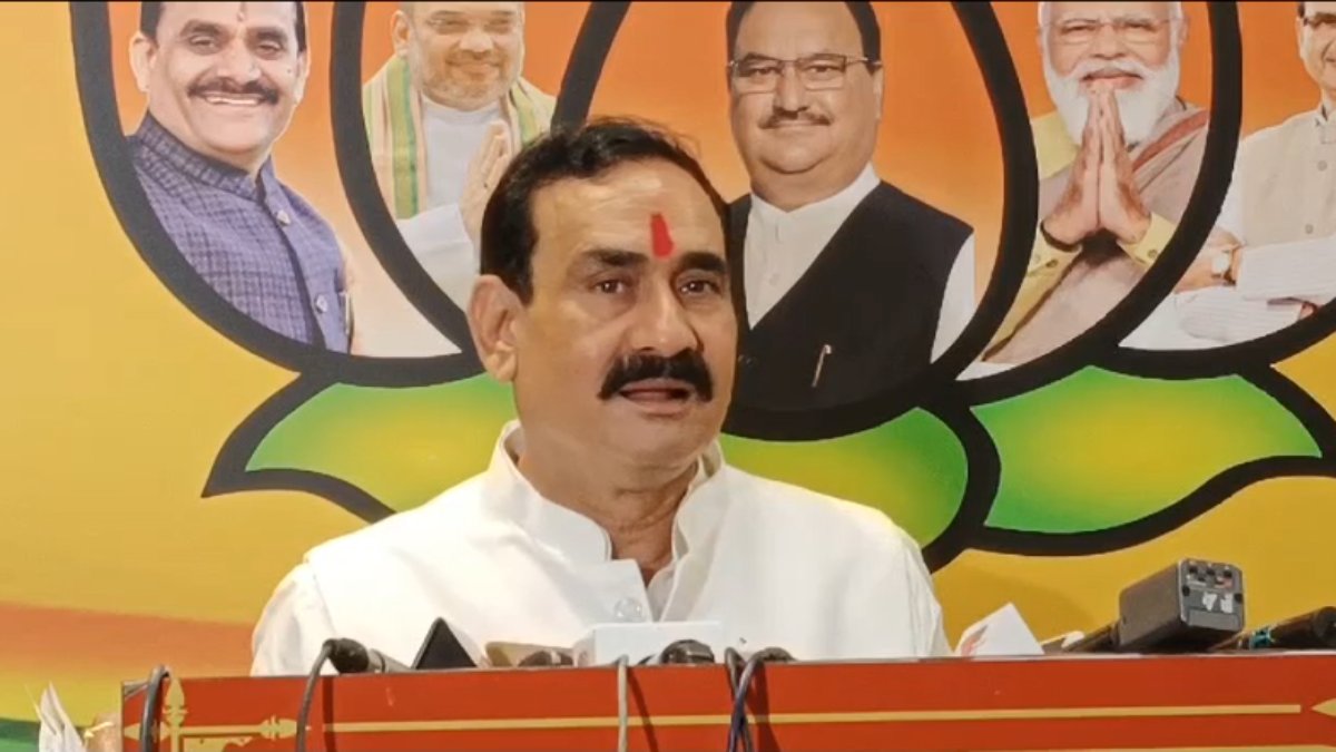 MP के गृहमंत्री नरोत्तम ने ममता बनर्जी पर कसा तंजः बोले- तिलकधारियों का बहाया खून, कांग्रेस कार्यालय में सुंदरकांड पाठ को बताया मोदी के आने के बाद का बदलाव