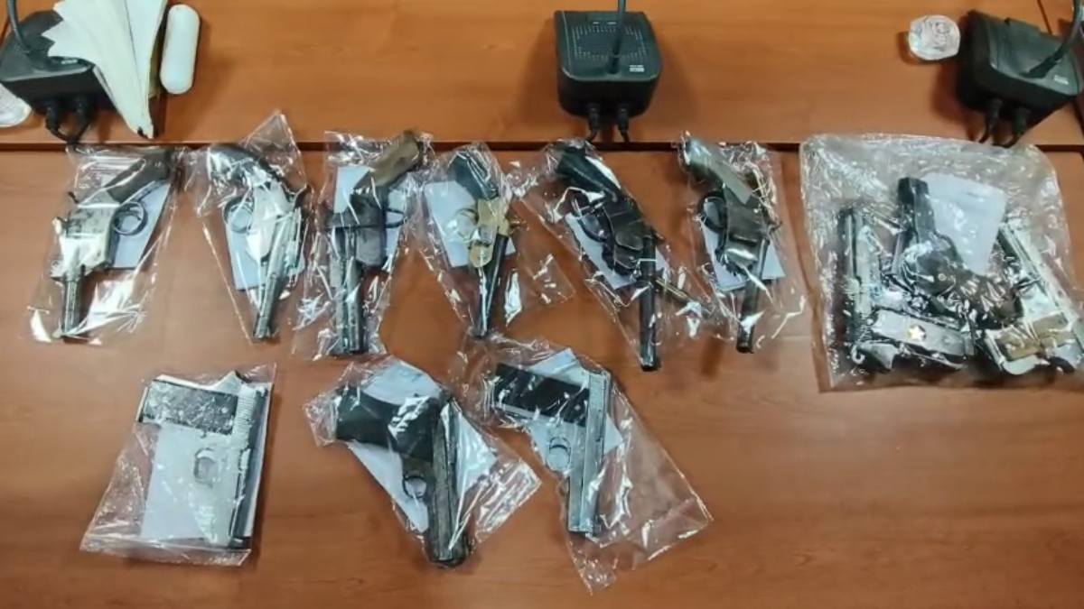 Gwalior में अवैध हथियार तस्करों के खिलाफ कार्रवाई: 5 गिरफ्तार, 6 पिस्टल-6 देशी कट्टे बरामद, ग्राहकों को 25 से 30 हजार रुपए में बेचते थे