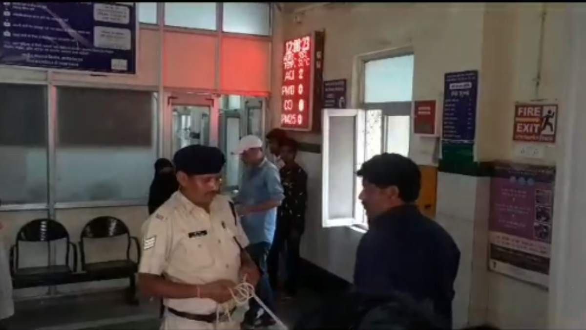 रेलवे अस्पताल से 5.70 लाख के इंजेक्शन चोरी: RPF ने दवाई सप्लायर को किया गिरफ्तार, 3 मेडिकल स्टोर संचालकों पर भी केस दर्ज