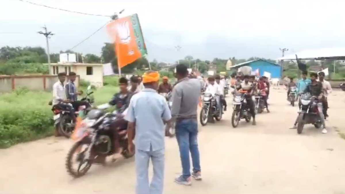 झाबुआ विधानसभा में BJP प्रत्याशी का विरोध: रैली निकालकर लहराए काले झंडे, निर्दलीय लड़ने की चेतावनी