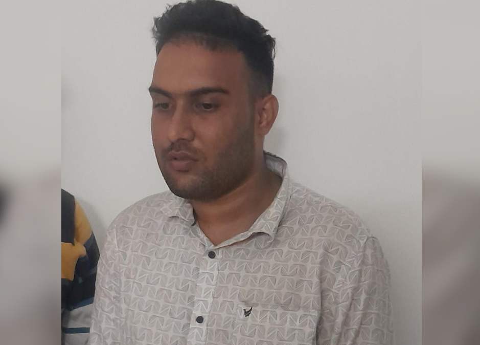 Crime News: कमलनाथ समेत कई बड़े नेताओं के नाम पर ठगी करने वाला तनिश छाजेड़ गिरफ्तार, अमेरिका की कंपनी से खरीदा था स्पूफिंग एप पोर्टशिप