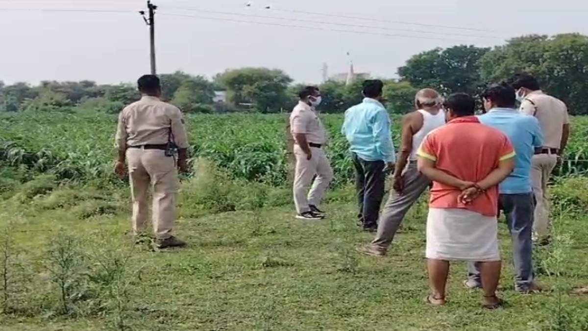 लापता अधेड़ का शव मिलने से सनसनी: धड़ से अलग मिले पैर, हत्या की आंशका, जांच में जुटी पुलिस