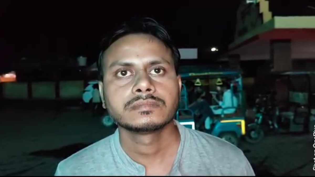 पुलिसवालों ने मांगी 1 लाख रुपये की रिश्वत! पीड़ित को हरिजन एक्ट में गिरफ्तारी की दी धमकी, एसपी ने जांच के बाद कार्रवाई का दिया आश्वासन