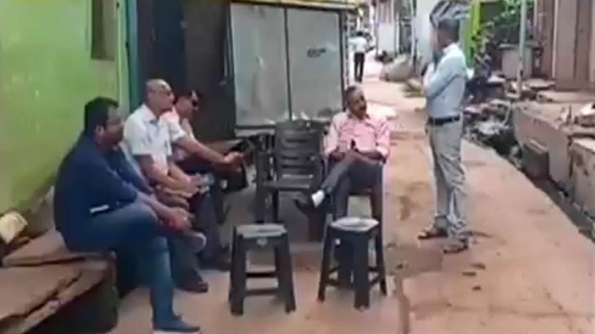 करोड़पति निकला रिटायर स्टोरकीपर: आय से अधिक संपत्ति मामले में लोकायुक्त का भोपाल, विदिशा और राजगढ़ में छापा, अब तक 10 करोड़ की संपत्ति उजागर
