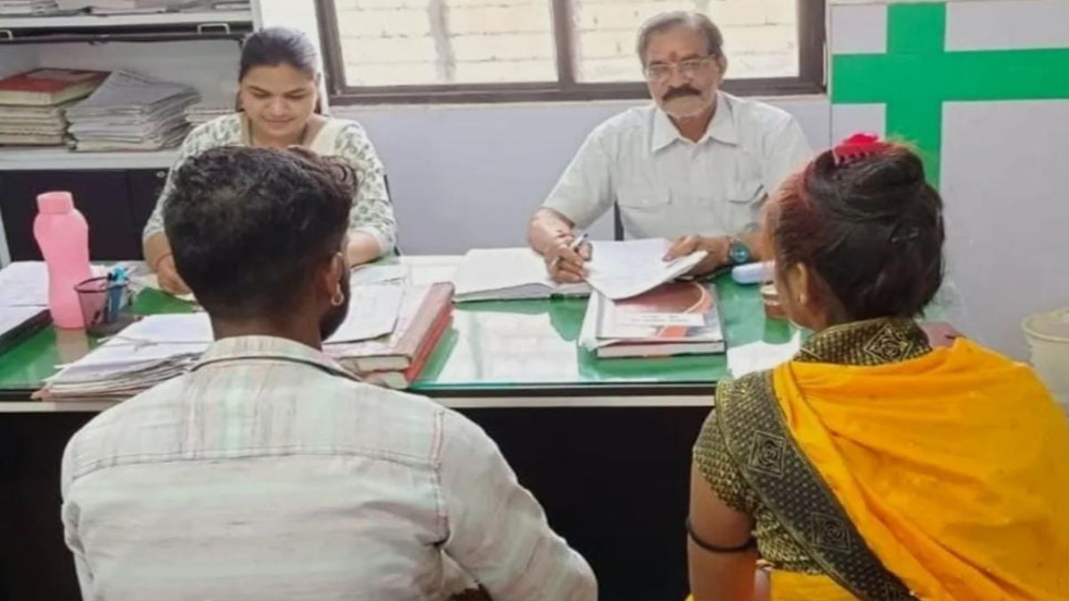 मेरा पति नहाता नहीं है, मुझे तलाक चाहिए: परिवार परामर्श केंद्र में महिला ने लगाई गुहार, जानें फिर…