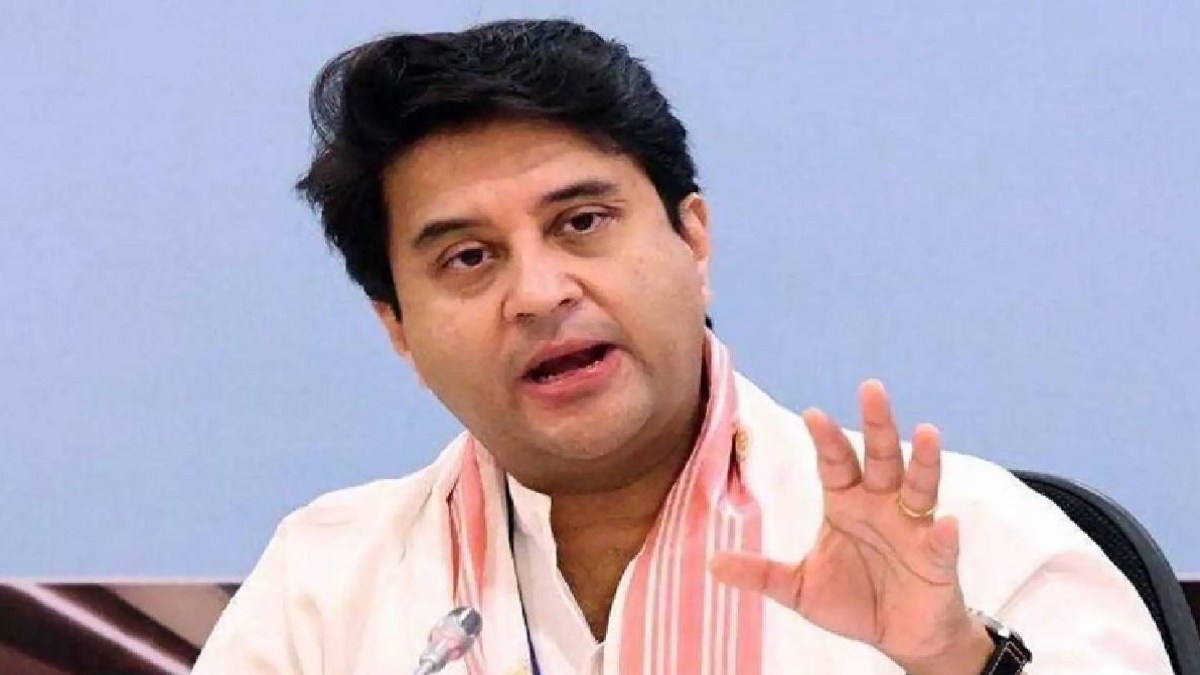 ‘जिनके दिल नहीं मिलते उनके दल मिल रहे’: सिंधिया ने कांग्रेस पर बोला हमला, कहा- जब से चुनावी सरगर्मी शुरू हुई तब से राम-महाभारत, जनेऊ धारियों की बातें हो रही, जनता मुखौटा उतारेगी