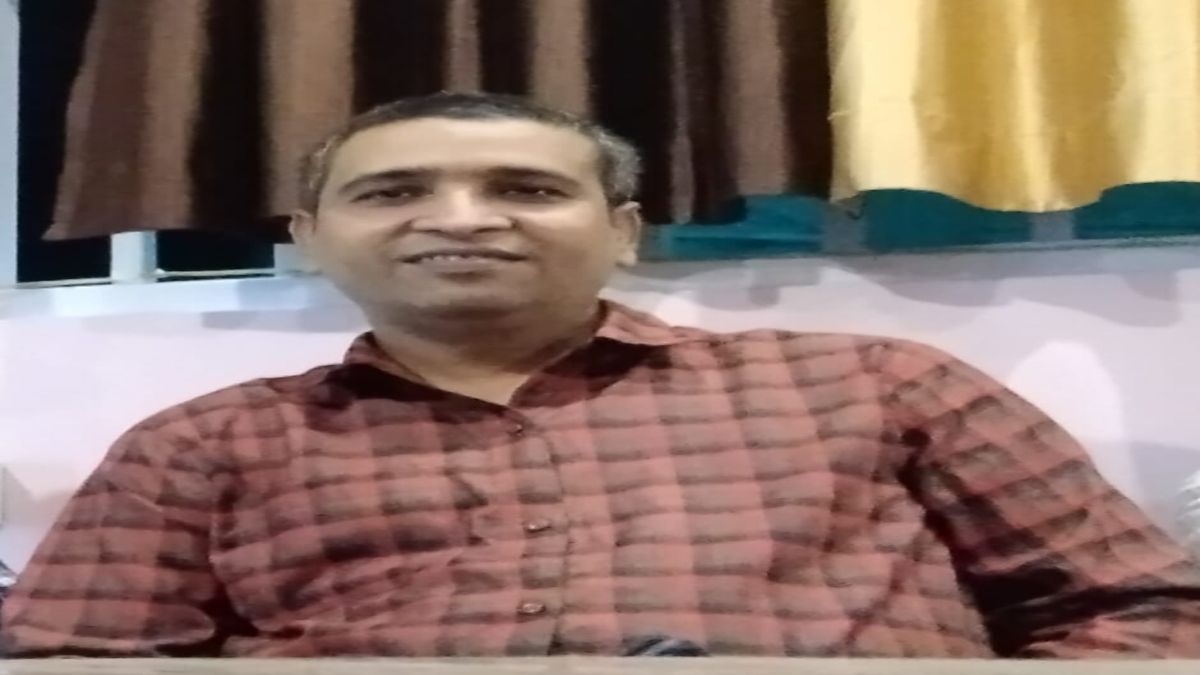 MP में आरक्षक की हार्ट अटैक से मौत: SDOP की विदाई पार्टी के बाद बिगड़ी तबीयत, नम आंखों से दी गई अंतिम विदाई