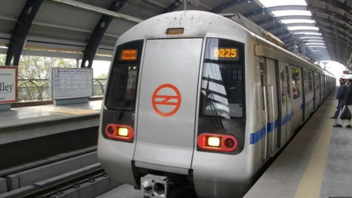 दिल्ली मेट्रो स्टेशनों पर दो दिन पार्किंग की सुविधा नहीं