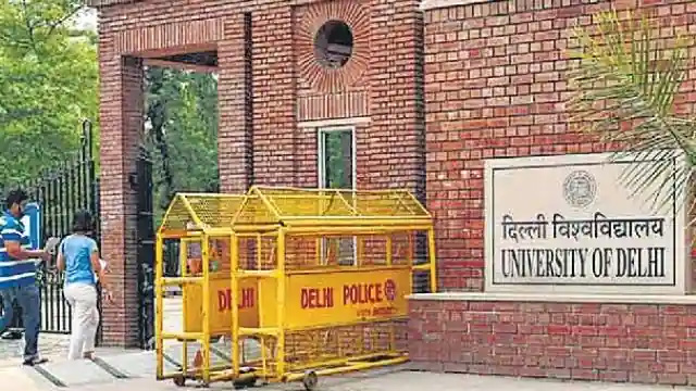 Delhi News: डीयू में पांच हजार से अधिक सीट खाली
