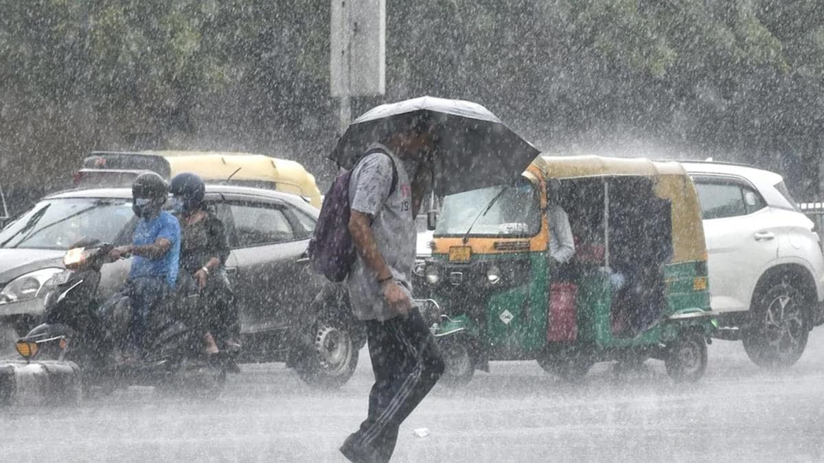 दिल्ली में बारिश का दौर जारी, आज भी संभावना