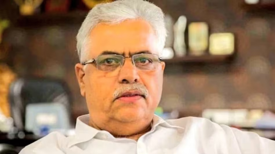 सुपरटेक के चेयरमैन और उनके बेटे पर केस