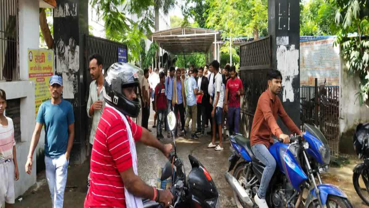 FIRING BREAKING: कोर्ट परिसर में दिनदहाड़े फायरिंग, पेशी में लाए गए थे 2 कैदी, बदमाशों ने मार दी धड़ाधड़ गोलियां