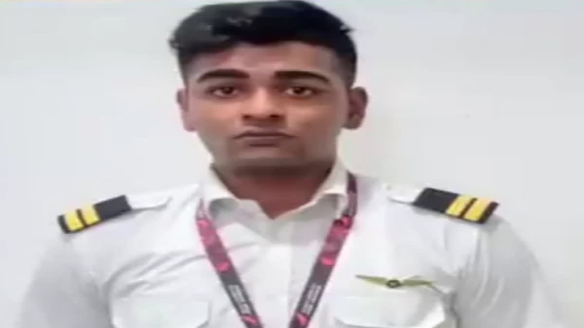 GF को इंप्रेस करने बना पायलट: झूठी कहानी से 4 गर्लफ्रेंड बनाई, फिर एक और से मिलने पहुंचा, लेकिन Air India की फ्लाइट में खुल गई फर्जी Pilot की पोल ?