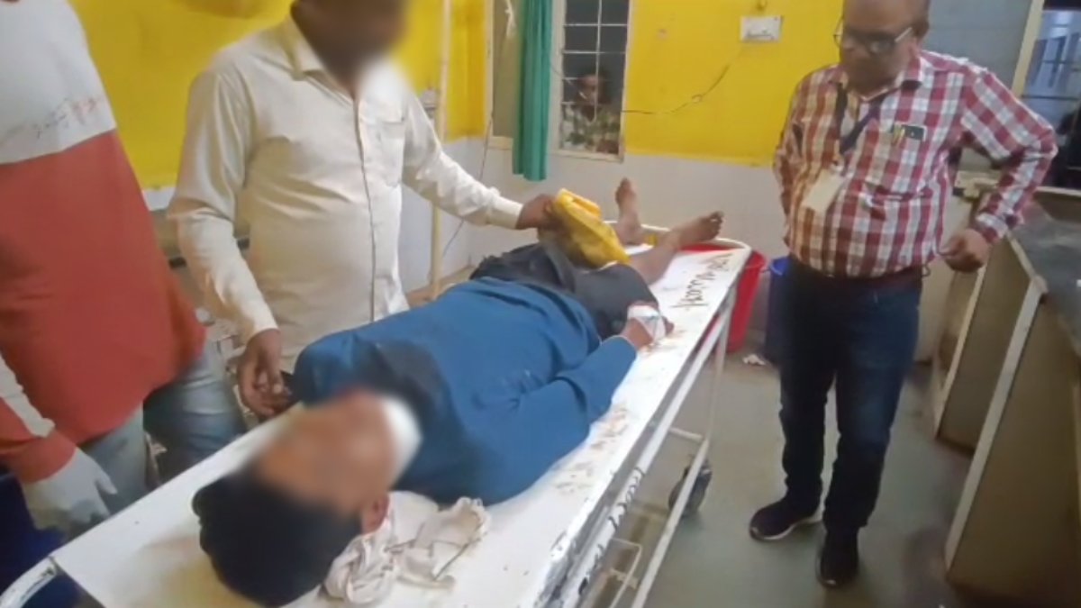 नाबालिग ने अपने प्राइवेट पार्ट पर मारी ब्लेड: खून से लथपथ अस्पताल लेकर पहुंचे परिजन, हालत गंभीर