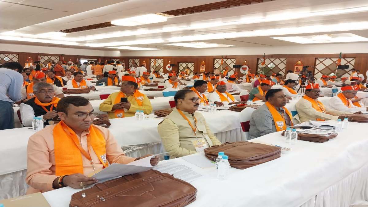 MLA के साथ सांसदों की भी रिपोर्ट बनाएंगे बाहरी विधायक: दवाब में न आएं, जो सही हो वही बताएं, धाार्मिक प्रवृत्ति वाले दूसरे दल के नेताओं से भी मिलें, सॉफ्टवेयर से भेजेंगे रिपोर्ट