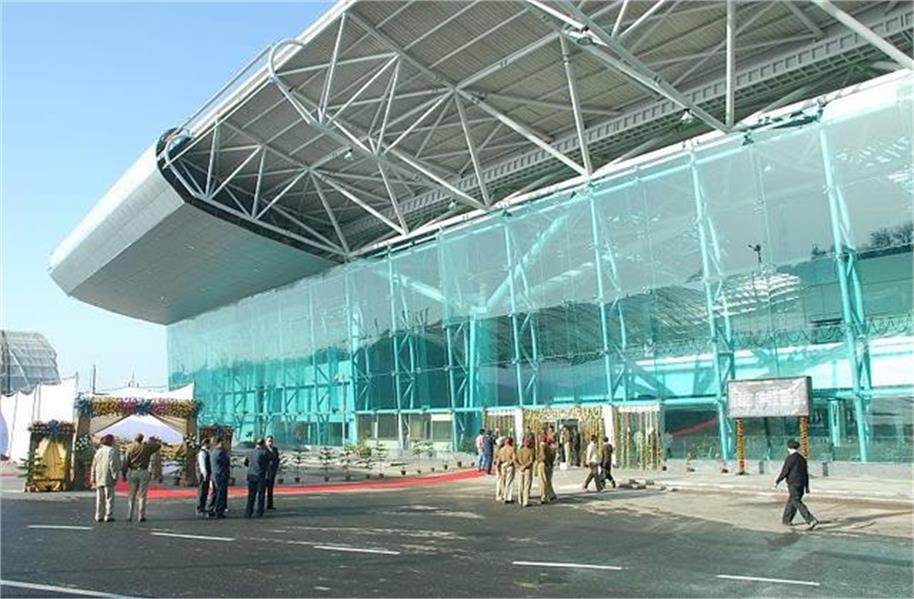 Amritsar airport पर बड़ी कार्रवाई, चेकिंग दौरान यात्री से करीब 808 ग्राम सोना बरामद, कीमत लगभग 49 लाख