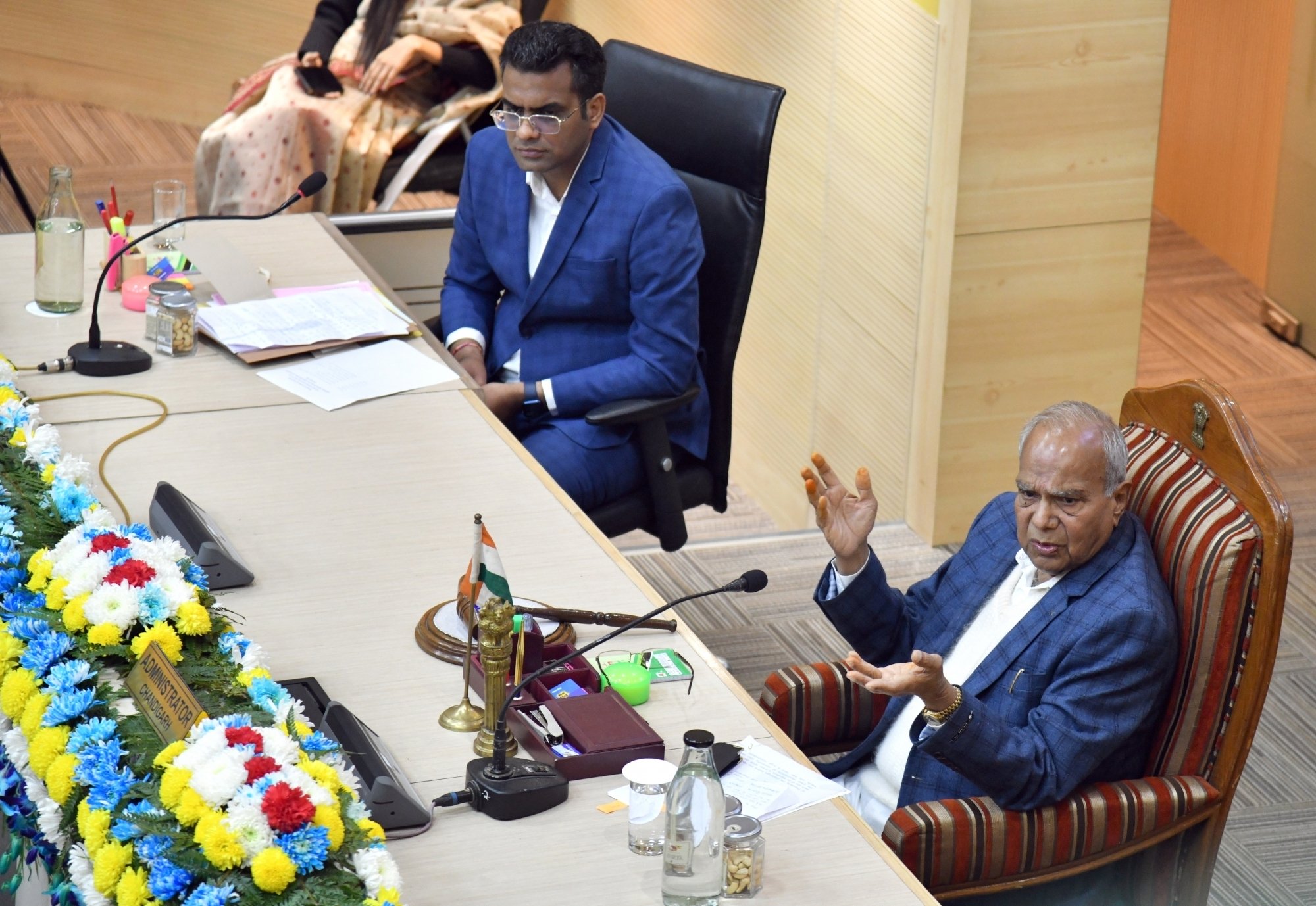 अधिकारियों की हवाई यात्रा और पांच सितारा होटलों में ठहराव पर UT Administrator and Punjab Governor Purohit ने लगाई लगाम