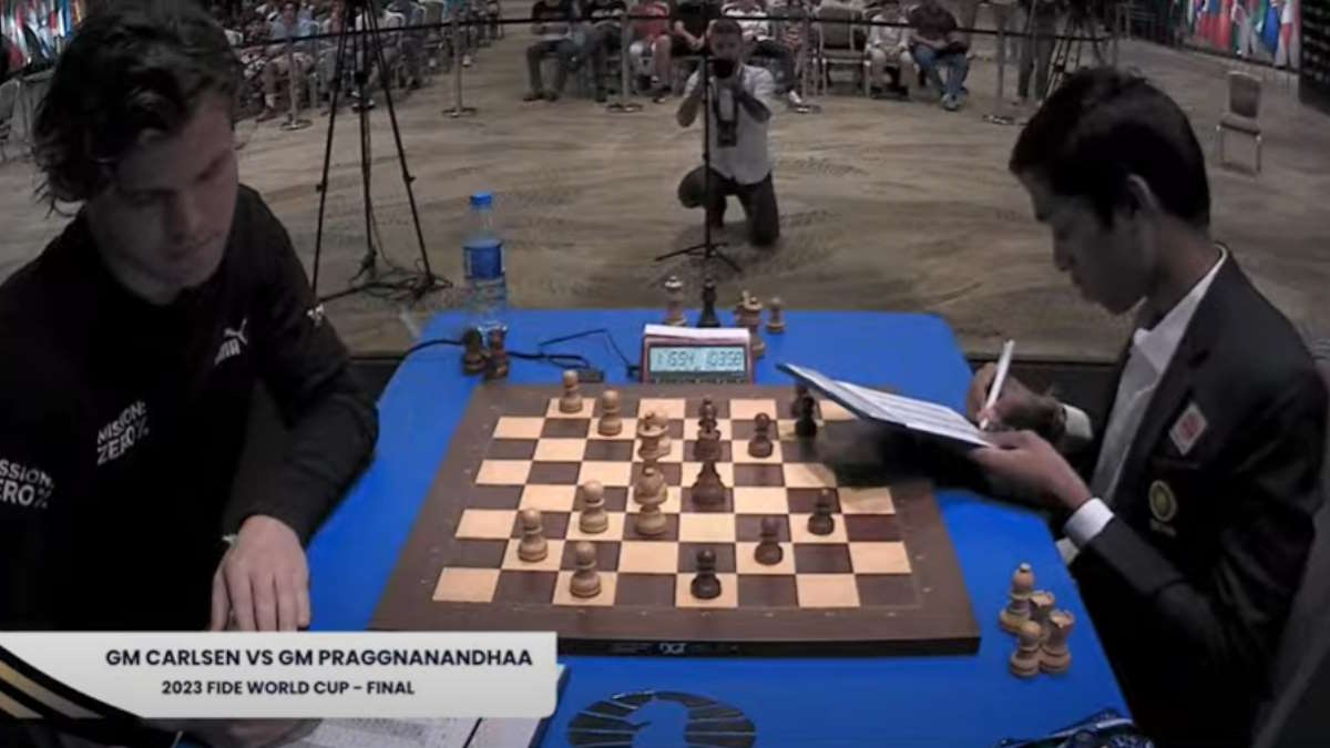 FIDE WORLD CUP BREAKING : काली गोटियों से खेलते हुए ड्रा कराने में कामयाब रहे प्रज्ञानंद, कल फिर बिछेगी बिसात…