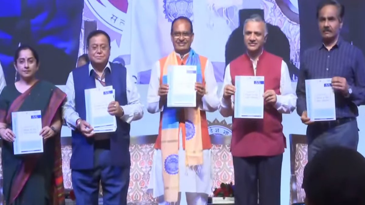 MP में बीते 5 साल में गरीबों की संख्या में 15.94% की गिरावट: CM शिवराज बोले- रोजगार, चिकित्सा, मकान न होना गरीबी, खुश रहने का मतलब अलग-अलग संशाधन, जिनके पास यह है वो गरीब नहीं