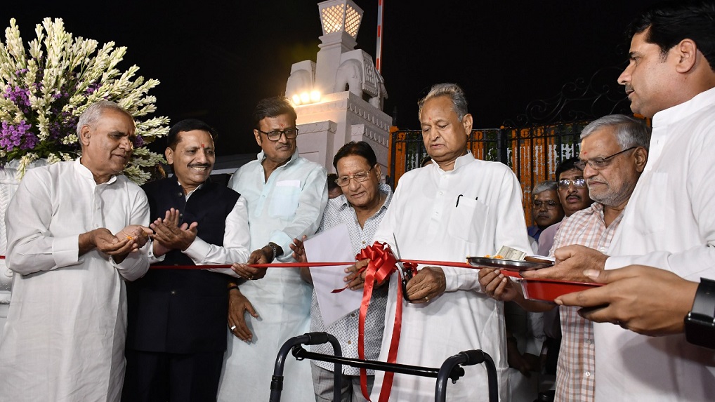 Rajasthan News: नए विधायक आवास में केसर क्यारी और बारहदरी के सफेद कबूतर बने आकर्षण का केंद्र