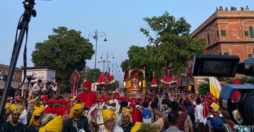 Rajasthan News: चांदी की पालकी में शाही लवाजमे के साथ निकली तीज माता की सवारी