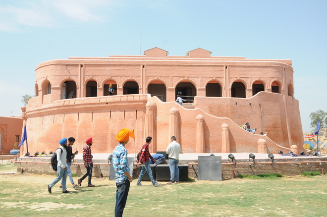 Punjab : पर्यटन को बढ़ावा देने के लिए सरकार ऐतिहासिक किलों को पर्यटन केंद्रों के रूप में करेगी विकसित
