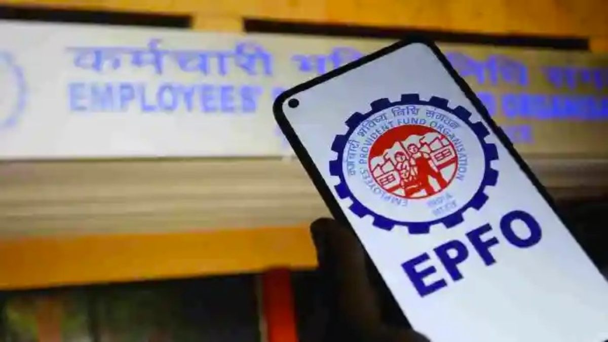 PF Account Interest: क्या आपके भी पीएफ अकाउंट में नहीं आया इंटरेस्ट, जानिए क्या है वजह ?