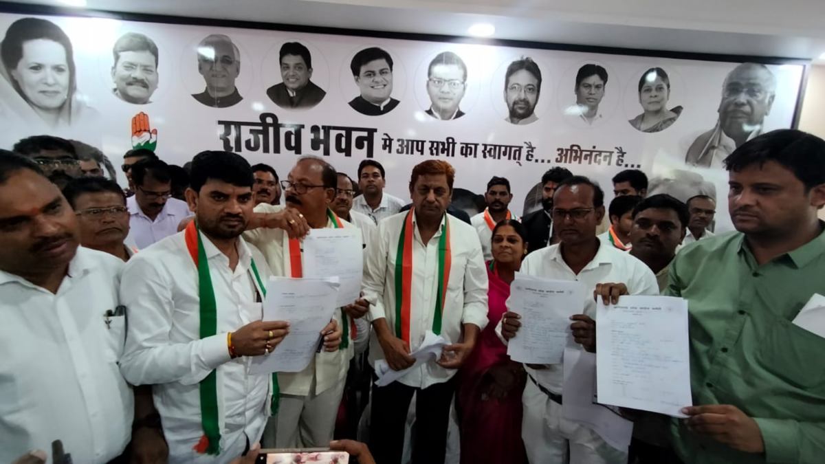 CG NEWS: कवर्धा से टिकट के लिए मंत्री मोहम्मद अकबर ने दिया आवेदन, कांग्रेसियों का उमड़ा हुजूम