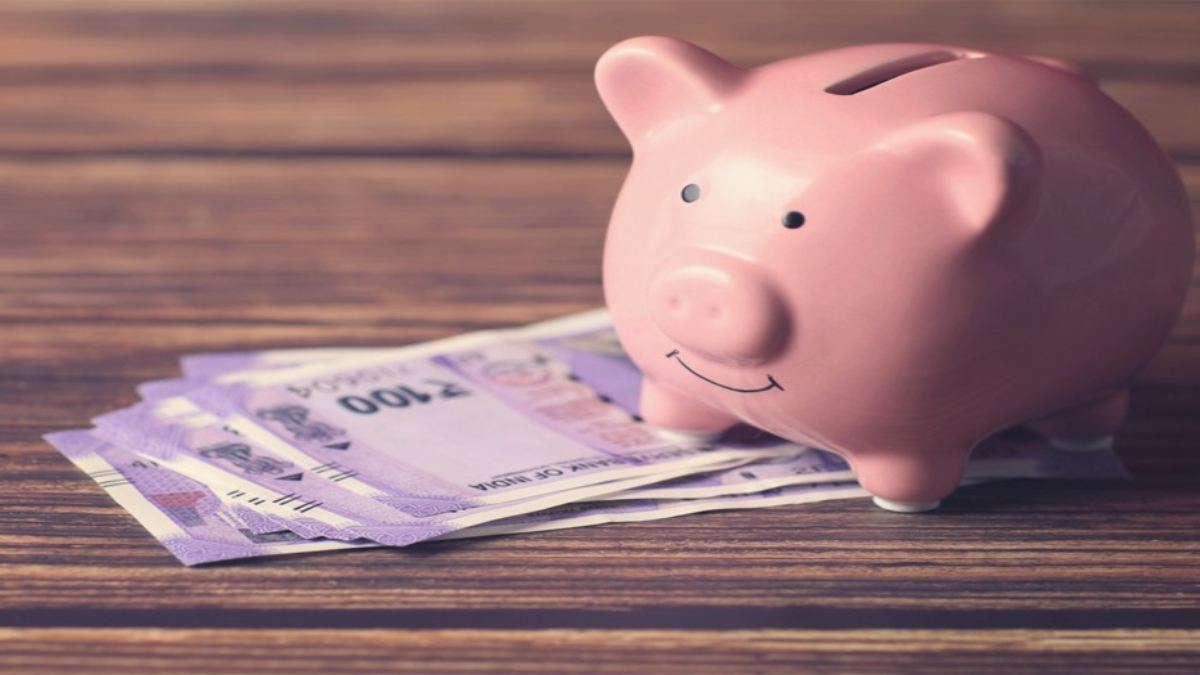Money Saving Tips: क्या वक्त से पहले आपका भी खर्च हो जाती है पॉकेट मनी, जानिए कैसे करें सेविंग