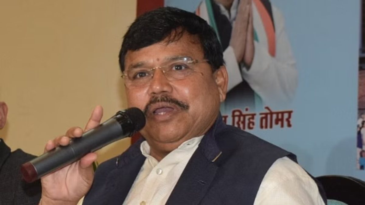 MP Politics: मंत्री प्रद्युमन तोमर ने कमलनाथ को बताया ‘भेड़िया’, बोले- कोरोनाकाल में नहीं दिखा इनका उड़न खटोला