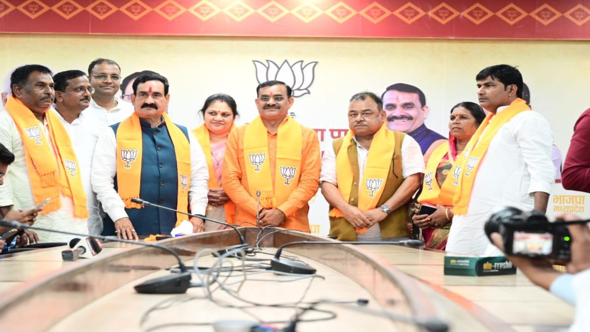 MP में कांग्रेस को झटका: पूर्व MLA अभय मिश्रा ने की घर वापसी, नरोत्तम मिश्रा के नेतृत्व में बीजेपी में हुए शामिल