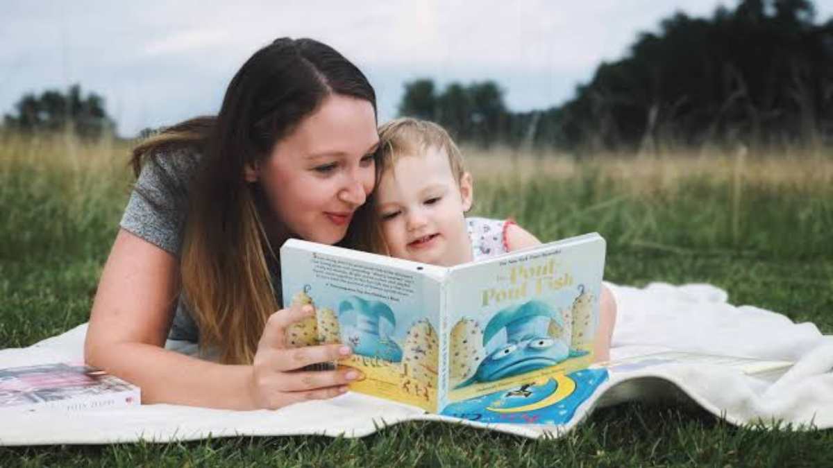बच्चों में डालें बुक रीडिंग हैबिट्स, इसके लिए अपनाएं ये तकनीकबच्चों को खुद ही हो जाएगा किताबों से प्यार