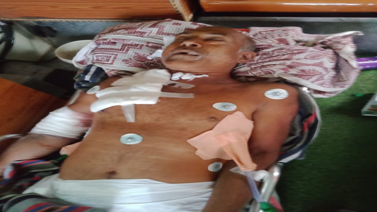 अवैध भंडारण हादसे में घायल की मौत: फैक्ट्री संचालक के खिलाफ हत्या का मामला दर्ज कराने थाने के सामने बैठे परिजन और ग्रामीण