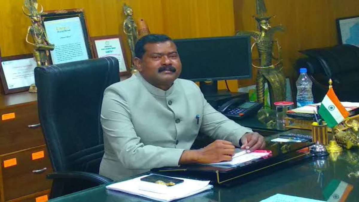 चुनावी अखाड़े में अधिकारी की एंट्री ! IAS नीलकंठ टेकाम ने दिया इस्तीफा, BJP की पिच से करेंगे सियासी पारी का आगाज…