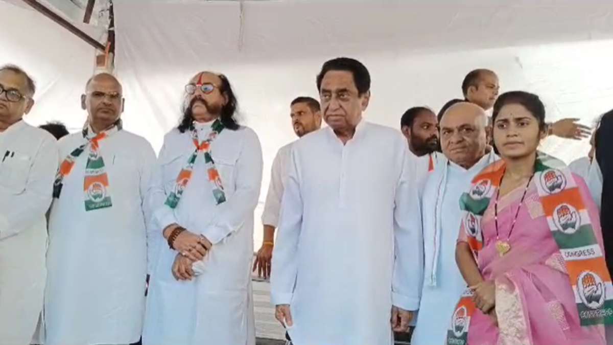 पूर्व डकैत मलखान सिंह, पूर्व DEO और जिपं सदस्य कांग्रेस में शामिल: कमलनाथ और गोविंद सिंह ने दिलाई पार्टी की सदस्यता
